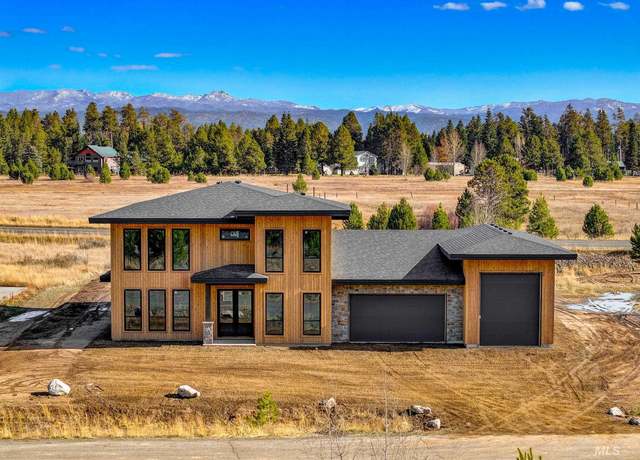 Property at 13156 Hawks Bay, Donnelly, ID 83615, 4 beds, 2.5 baths