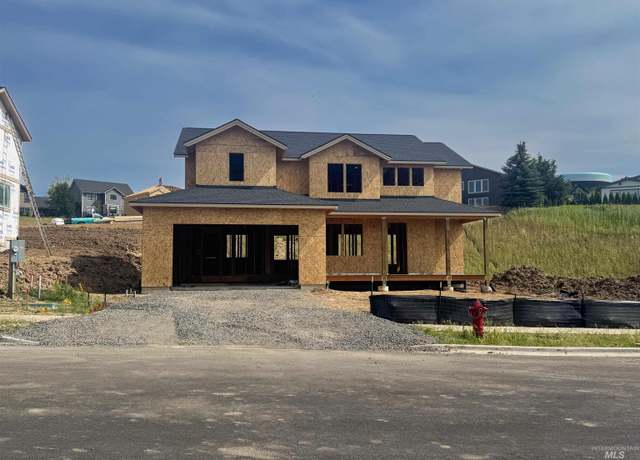 Property at 2463 E 3rd St, Moscow, ID 83843, 5 beds, 3 baths