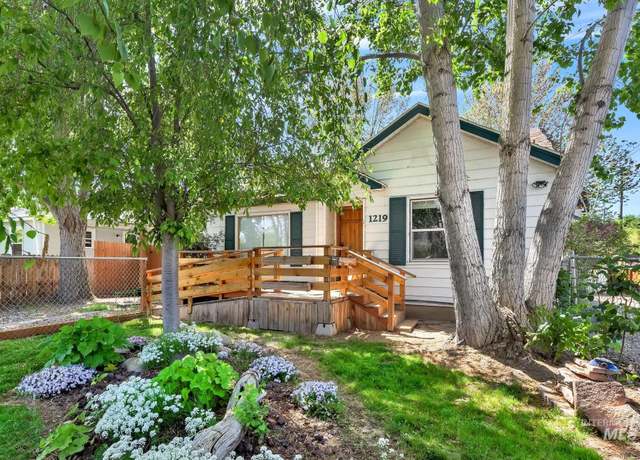 Property at 1219 N Indiana, Caldwell, ID 83605, 2 beds, 2 baths