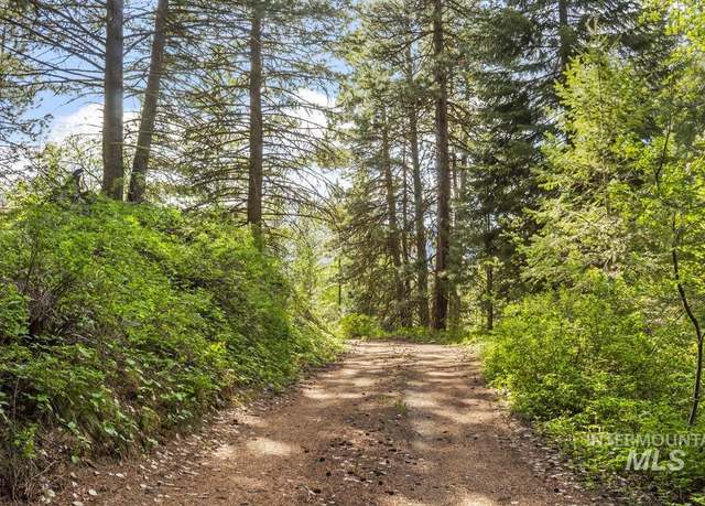 Property at 470 Collier View Rd, Cascade, ID 83611