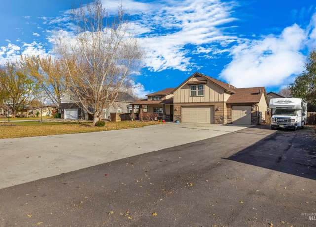 Property at 2592 N Dalton Ln, Boise, ID 83704, 4 beds, 3 baths