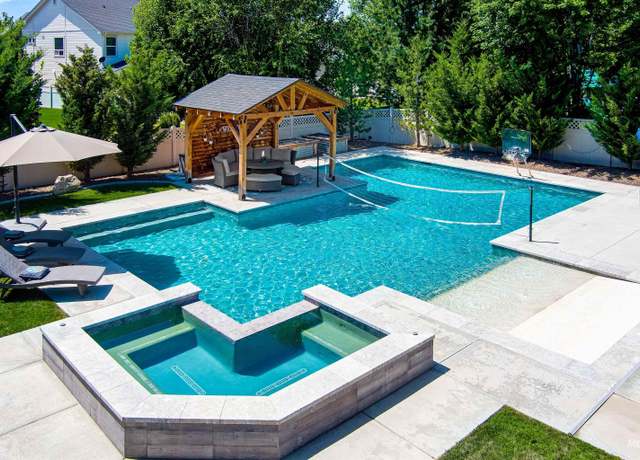 Property at 2145 W Verona Dr, Meridian, ID 83646, 5 beds, 4 baths
