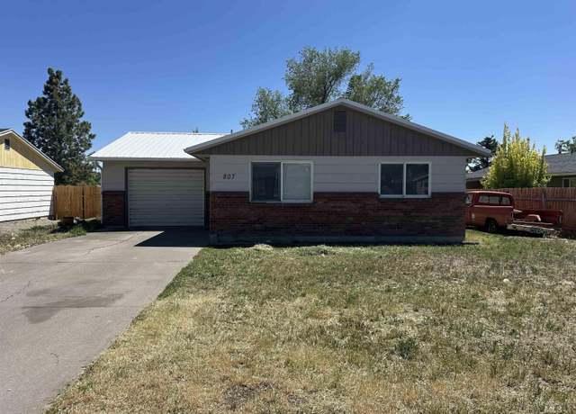 Property at 807 20th Ave E, Jerome, ID 83338, 2 beds, 1 bath