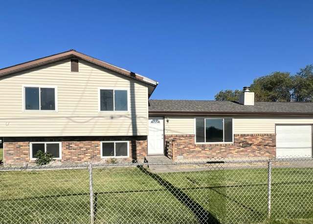 Property at 2345 N 3rd E, Mountain Home, ID 83647-1555, 4 beds, 2 baths