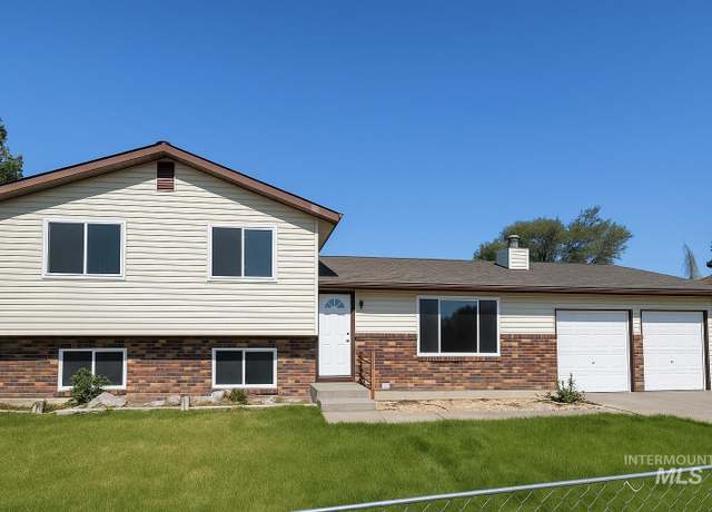 Property at 2345 N 3rd E, Mountain Home, ID 83647-1555, 4 beds, 2 baths