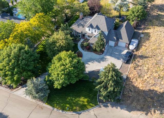 Property at 1303 E Pitkin Ave, Meridian, ID 83642, 4 beds, 3.5 baths