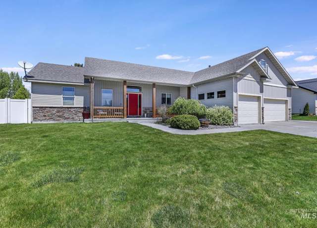 Property at 914 Oakwood St, Burley, ID 83318-0000, 3 beds, 2 baths