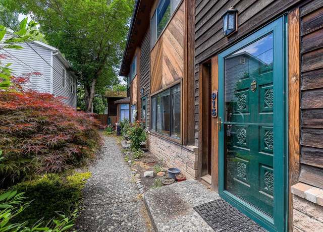 Property at 913 S Adams St, Moscow, ID 83843, 2 beds, 2 baths