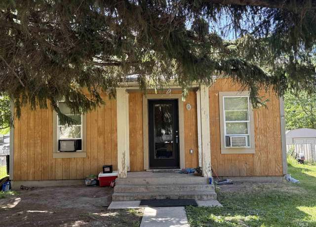 Property at 415 N Birch St, Shoshone, ID 83352, 2 beds, 1 bath