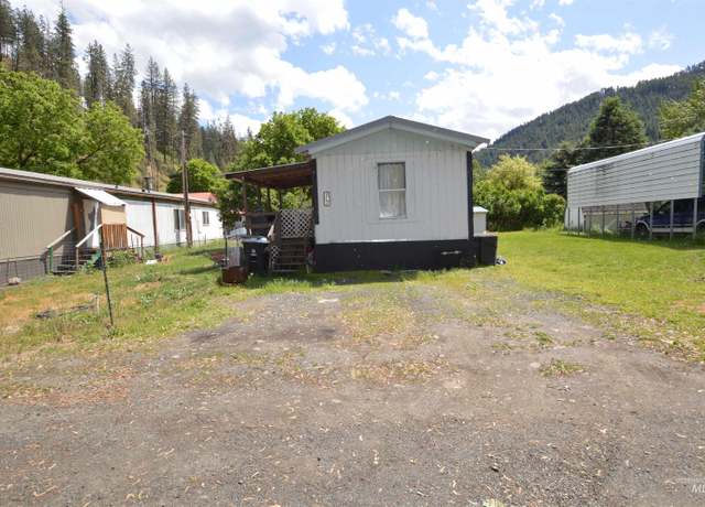 Property at 207 Court St, Peck, ID 83545, 2 beds, 2 baths