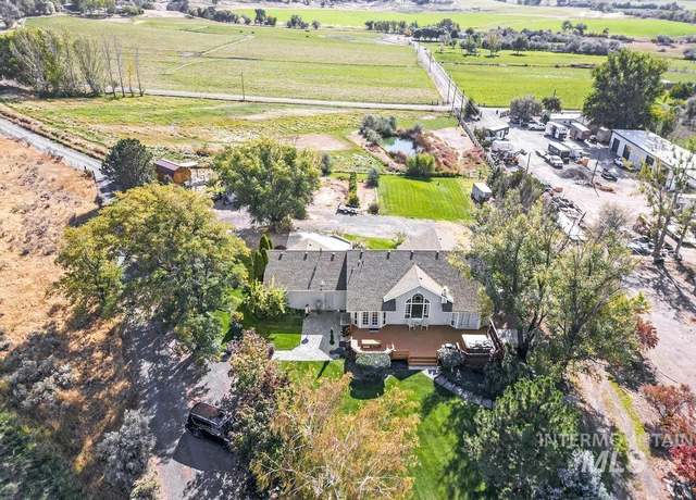 Property at 1354 E 4400 N, Buhl, ID 83316, 5 beds, 3 baths