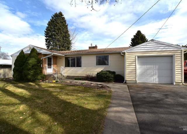 Property at 3425 4th Street D, Lewiston, ID 83501, 3 beds, 2 baths