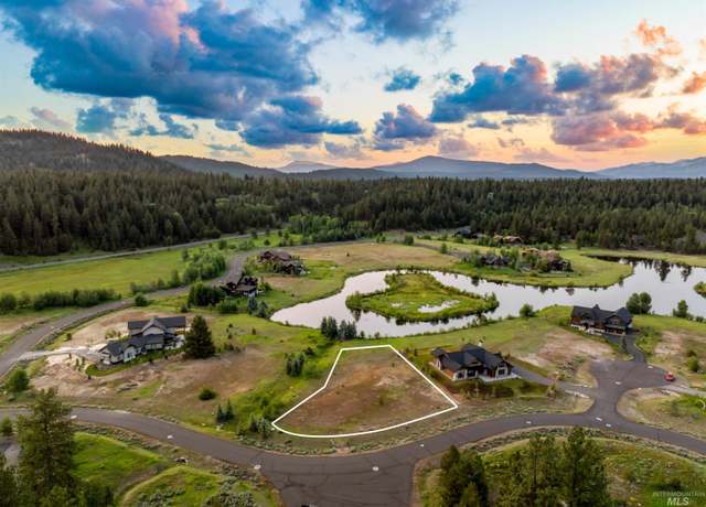 Property at 34 Fawnlilly Dr, Mccall, ID 83638