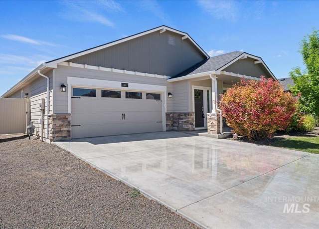Property at 2447 W Yellowbell St, Nampa, ID 83686, 3 beds, 2 baths