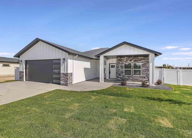 Property at 1012 23rd Ave East, Jerome, ID 83338, 4 beds, 2 baths