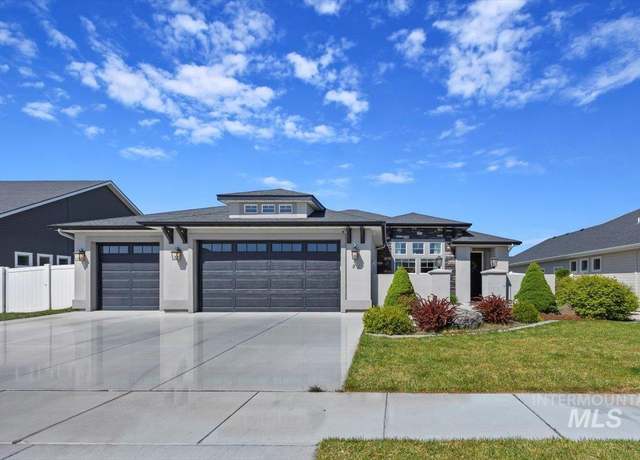 Property at 811 Sunshine Dr, Twin Falls, ID 83301, 4 beds, 2.5 baths