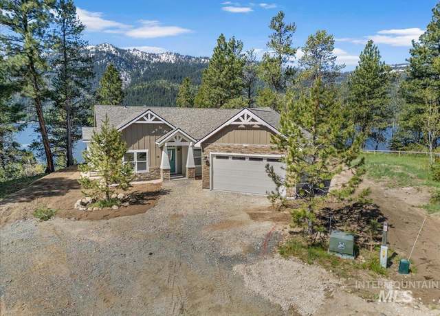 Property at 19 Shore Crest Ct, Donnelly, ID 83615, 3 beds, 2.5 baths