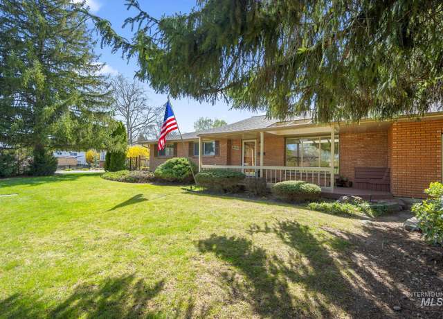 Property at 2824 N Weaver Cir, Boise, ID 83704, 3 beds, 2 baths