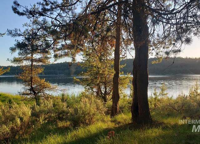 Property at 199 Pointes Rd, Cascade, ID 83611