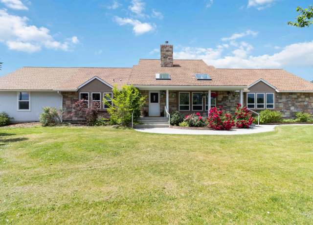 Property at 7985 S Cloverdale Rd, Boise, ID 83709, 5 beds, 4 baths