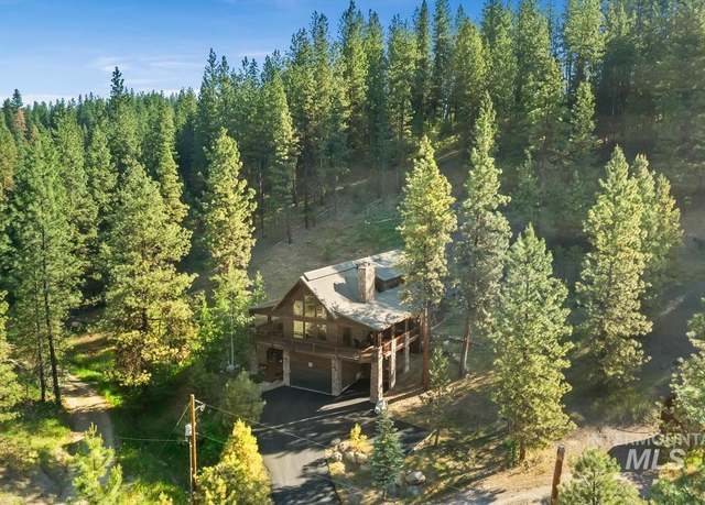 Property at 148 Warm Springs Dr, Garden Valley, ID 83622, 3 beds, 3 baths