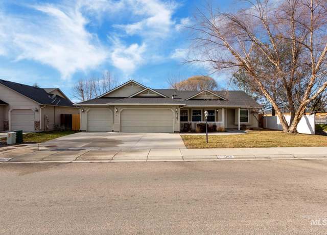 Property at 3167 N Wolverine Ave, Meridian, ID 83646, 4 beds, 2 baths