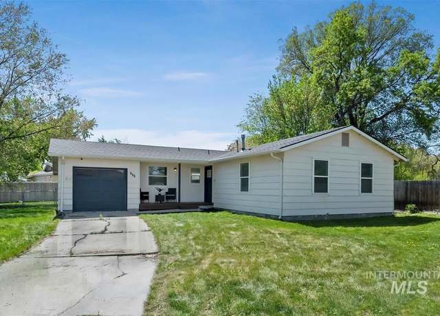 Property at 702 18th Ave N, Nampa, ID 83687, 3 beds, 1.5 baths