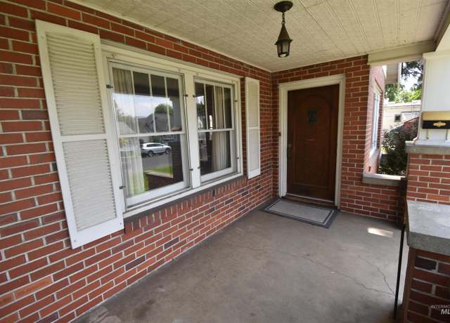 Property at 415 4th St, Lewiston, ID 83501, 5 beds, 2.5 baths