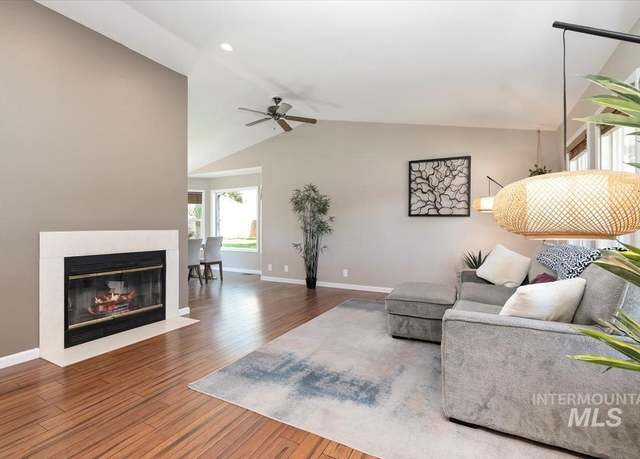 Property at 8806 W Midland St, Boise, ID 83704, 3 beds, 2 baths