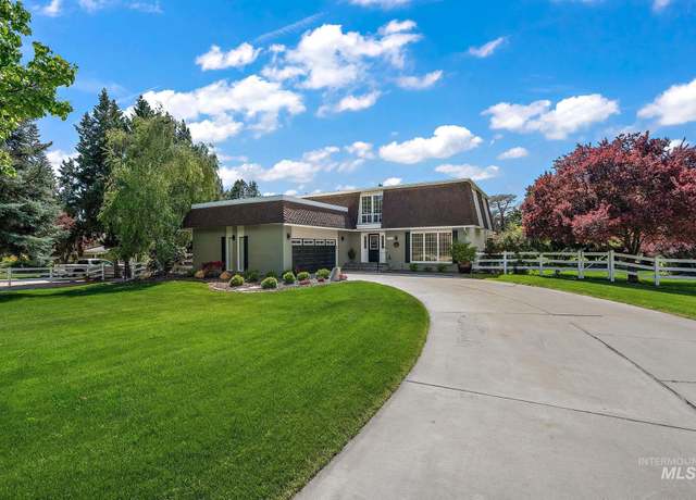 Property at 4545 N Columbine St, Boise, ID 83713, 4 beds, 3.5 baths