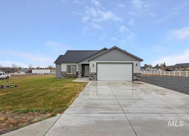 Property at 3742 N 2481 E, Twin Falls, ID 83301, 3 beds, 2 baths