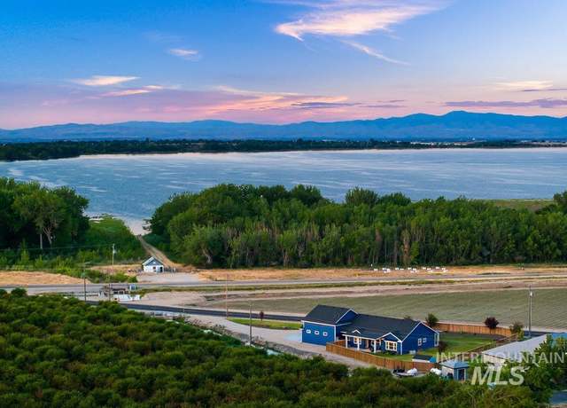 Property at 13855 Riverside Rd, Caldwell, ID 83607, 4 beds, 2.5 baths