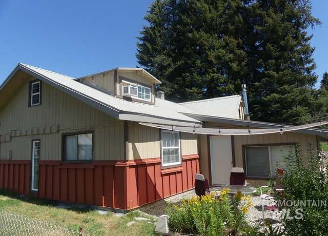 Property at 1002 Rowland St, Mccall, ID 83638, 3 beds, 1 bath