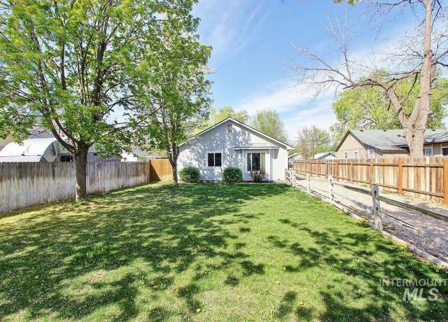 Property at 415 S Fern St, Nampa, ID 83686, 3 beds, 2 baths