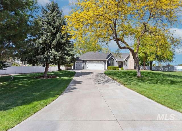 Property at 2500 W Orchard Ave, Nampa, ID 83651, 5 beds, 4.5 baths
