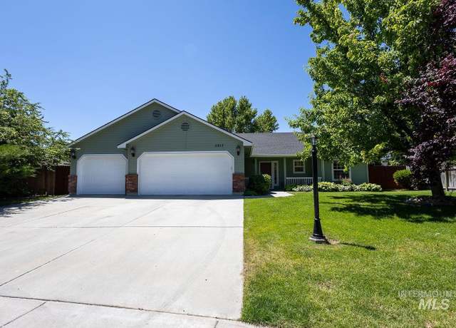 Property at 2817 E Castleberg Loop, Nampa, ID 83686, 3 beds, 2 baths