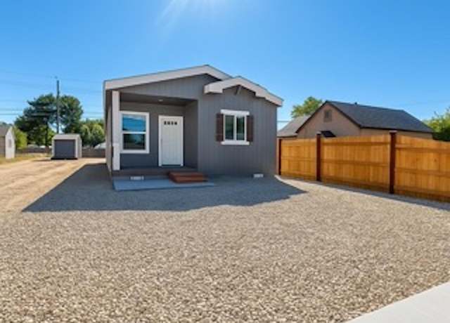 Property at 516 E Freeport St, Caldwell, ID 83605, 3 beds, 2 baths