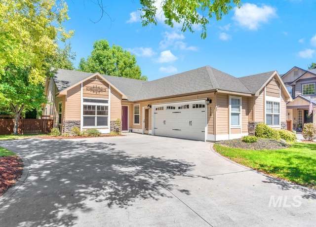 Property at 1726 E Pratt St, Meridian, ID 83642, 3 beds, 2 baths
