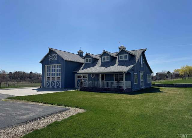 Property at 831 W Central Rd, Emmett, ID 83617, 3 beds, 2.5 baths