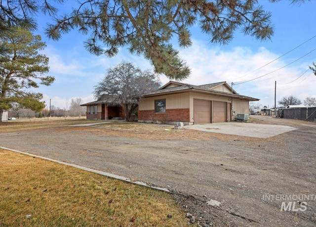 Property at 1846 S 1800 E, Gooding, ID 83330, 4 beds, 3 baths