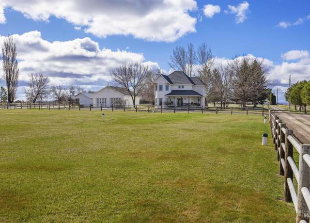 Property at 3027 E 3400n, Twin Falls, ID 83301-0321, 3 beds, 2.5 baths