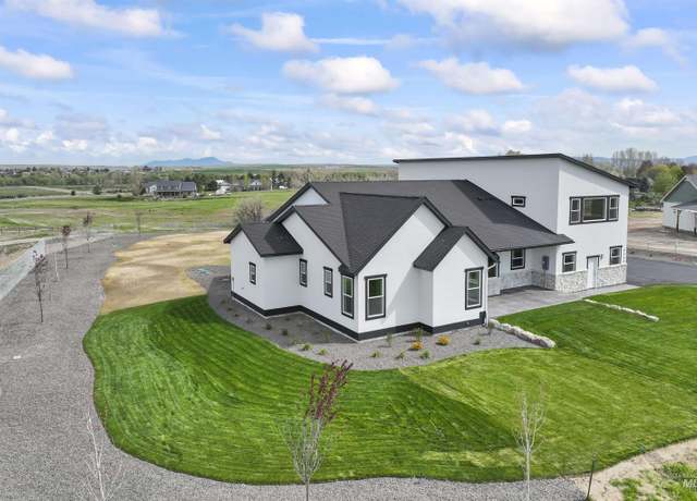 Property at 9264 Basin Kid Ct, Middleton, ID 83644, 4 beds, 3.5 baths
