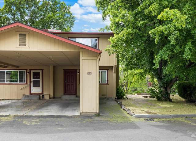 Property at 1015 S Abbey Ln, Boise, ID 83705, 2 beds, 1.5 baths