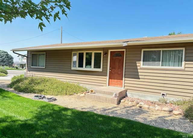 Property at 12200 S Hawk Haven Ave, Kuna, ID 83634, 4 beds, 2 baths