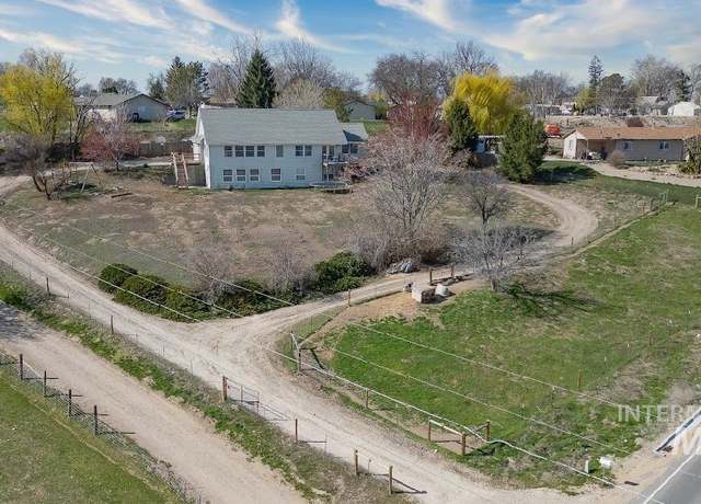 Property at 21141 Peckham Rd, Greenleaf, ID 83626, 4 beds, 4 baths