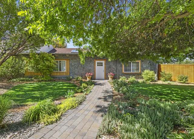 Property at 564 Blue Lakes Blvd, Twin Falls, ID 83301, 9 beds, 5 baths