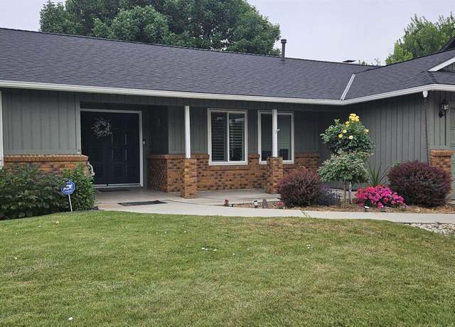 Property at 3665 W Woodmont Dr, Meridian, ID 83646, 3 beds, 2 baths