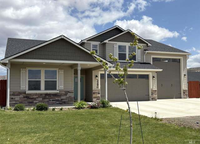 Property at 2290 Shoshone Ln, Emmett, ID 83617, 5 beds, 3 baths