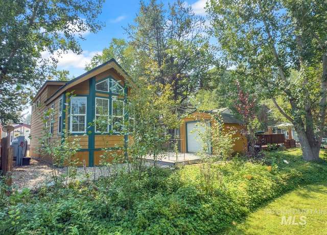 Property at 30 F St, Cascade, ID 83611, 1 bed