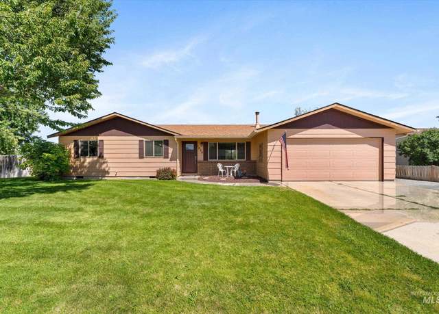 Property at 1028 Goldenrod Dr, Nampa, ID 83686, 3 beds, 2 baths